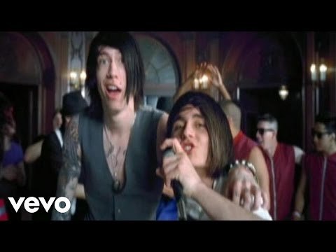 Metro Station - Shake It
