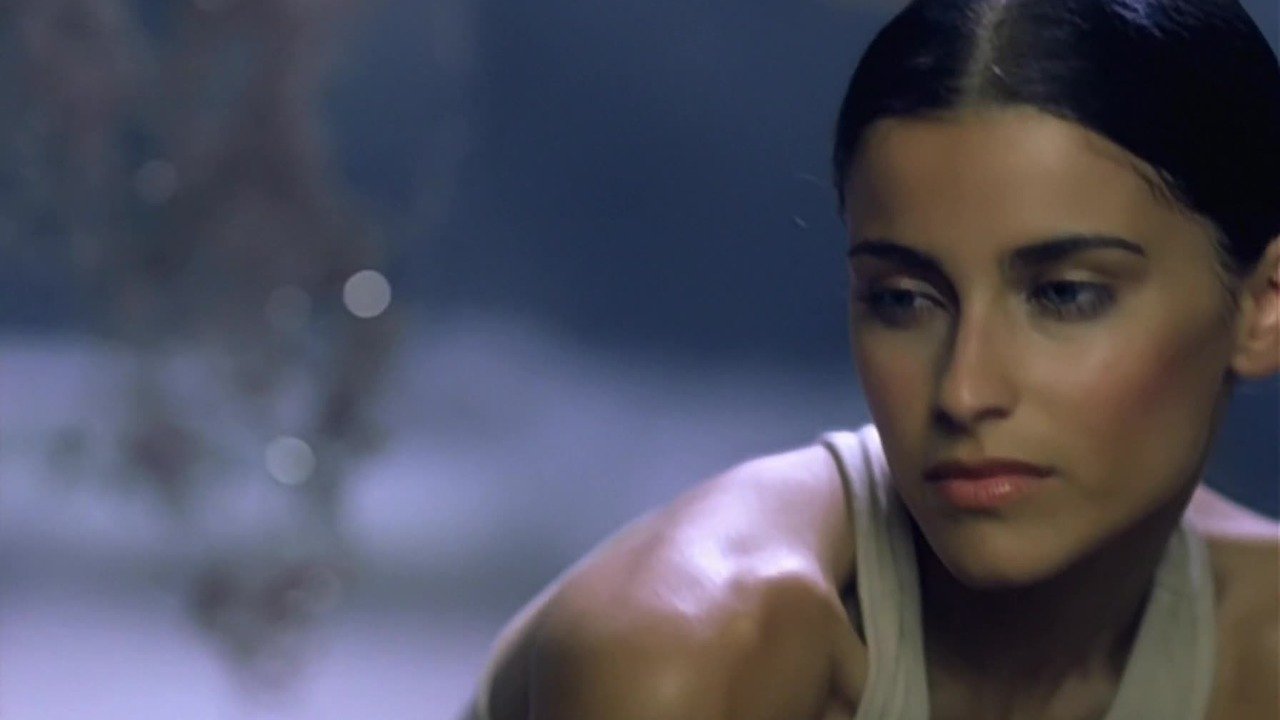 Nelly Furtado - Turn Off The Light